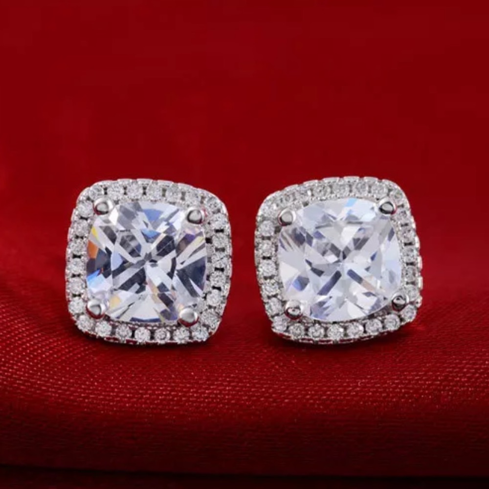 New Women’s 925 Silver Beautiful Diamond Earrings - Picture 5 of 5